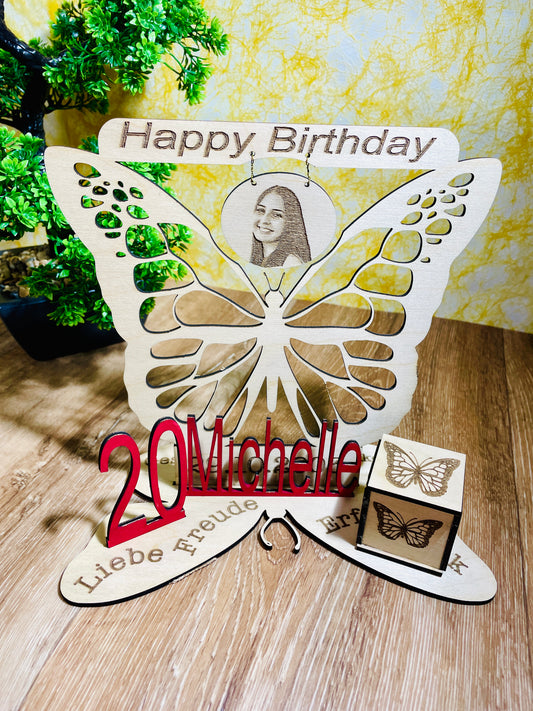 Geburtstagsaufsteller Schmetterling aus Holz, graviert, PERSONALISIERT mit Foto, Namen, Alter, Geburtsdatum